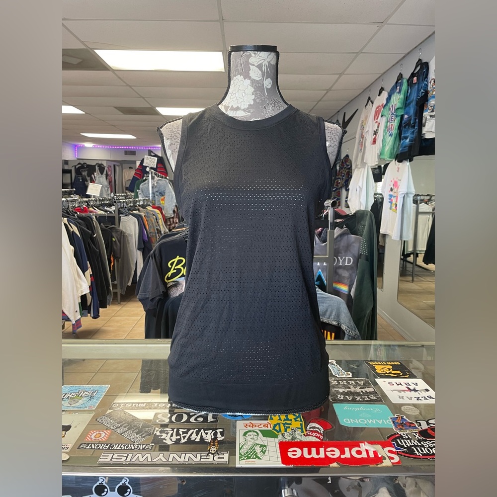 Lululemon Women’s Tank Top Size 6